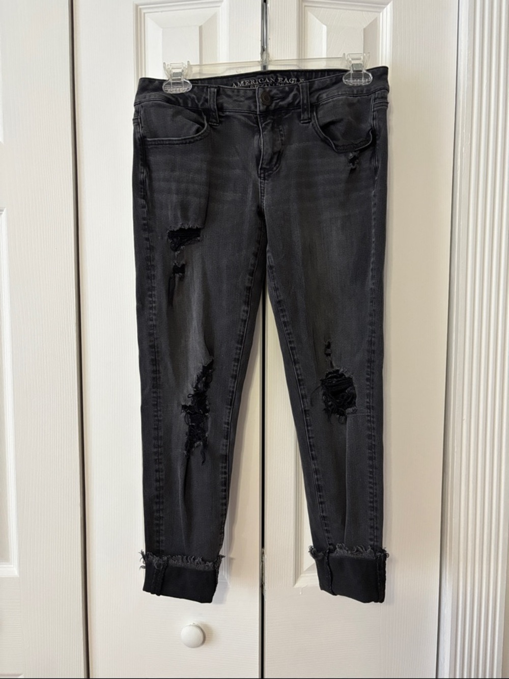 American Eagle Outfitters Black Distressed Cropped Skinny Jeans